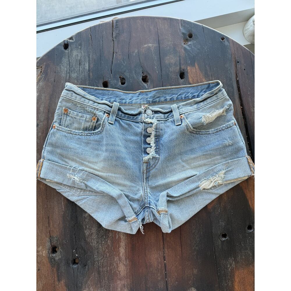 Levi’s Women’s Button Fly 501 Jean Shorts W27
